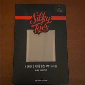 Brand New! Silky Toes Plus Size Pantyhose in Nude